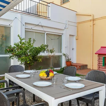 Grau By Interhome Tatil Evi